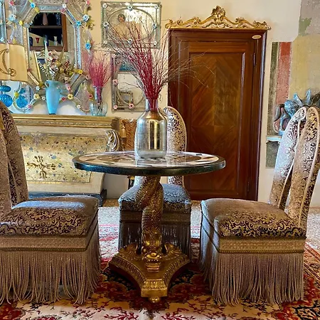 Herberg Console Palais *