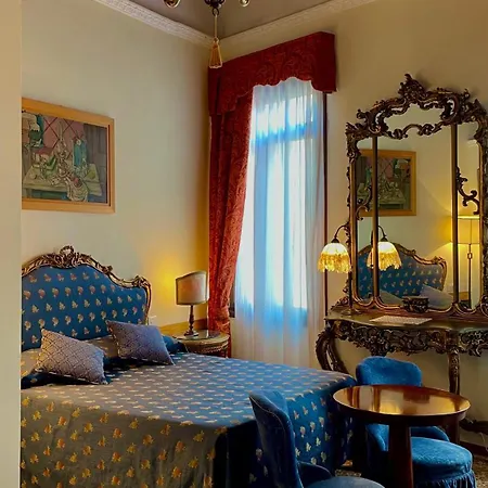 Inn Console Palais 3*
