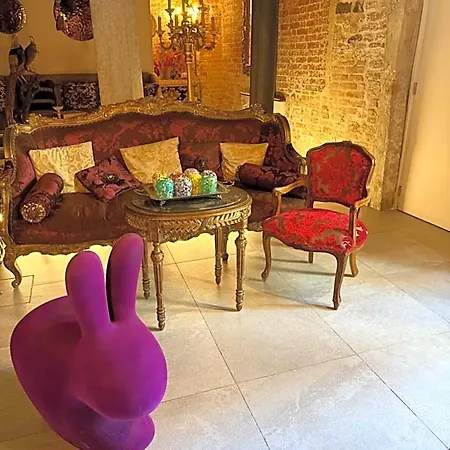 Fogadó Console Palais