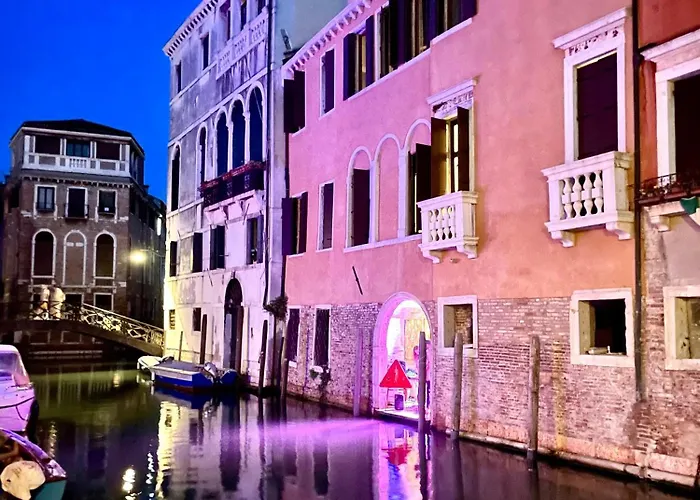 Inn Console Palais Venecia